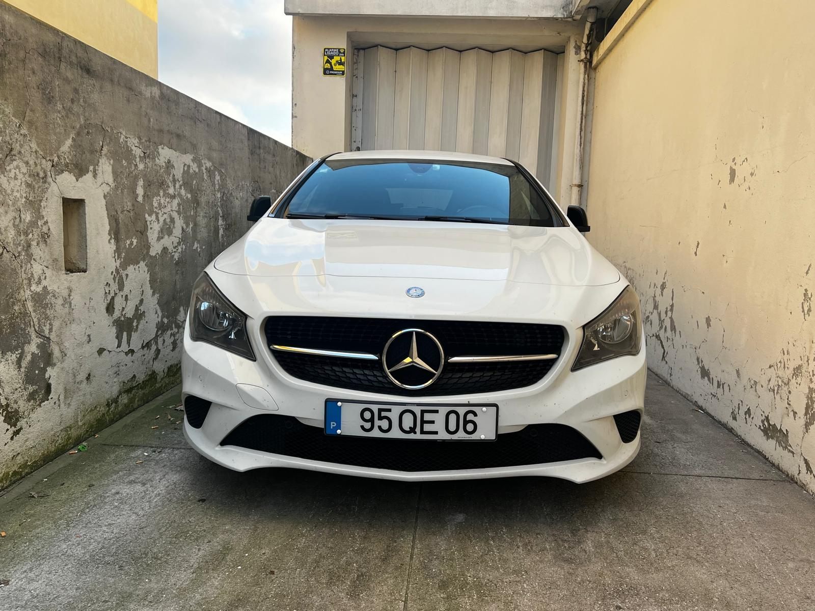 Mercedes-Benz CLA200